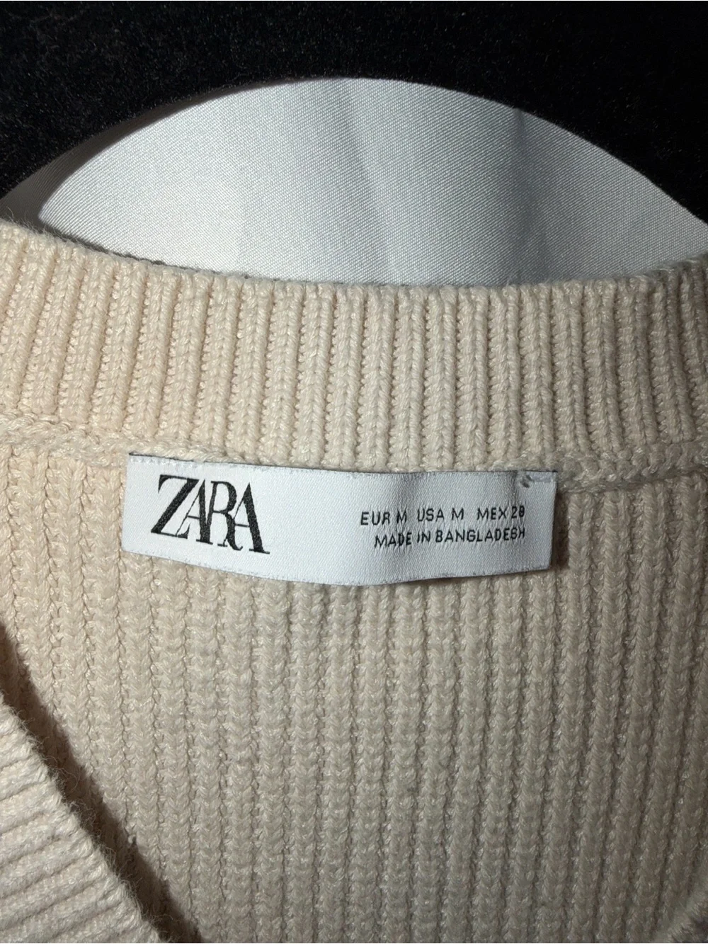 Zara Vest Cream Knit V-Neck Sweater Ribbed Sleeveless Pullover Top M
